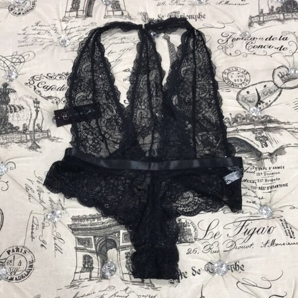 Oh La La Cheri Plunge Neck Lace Bodysuit - Picture 8 of 8